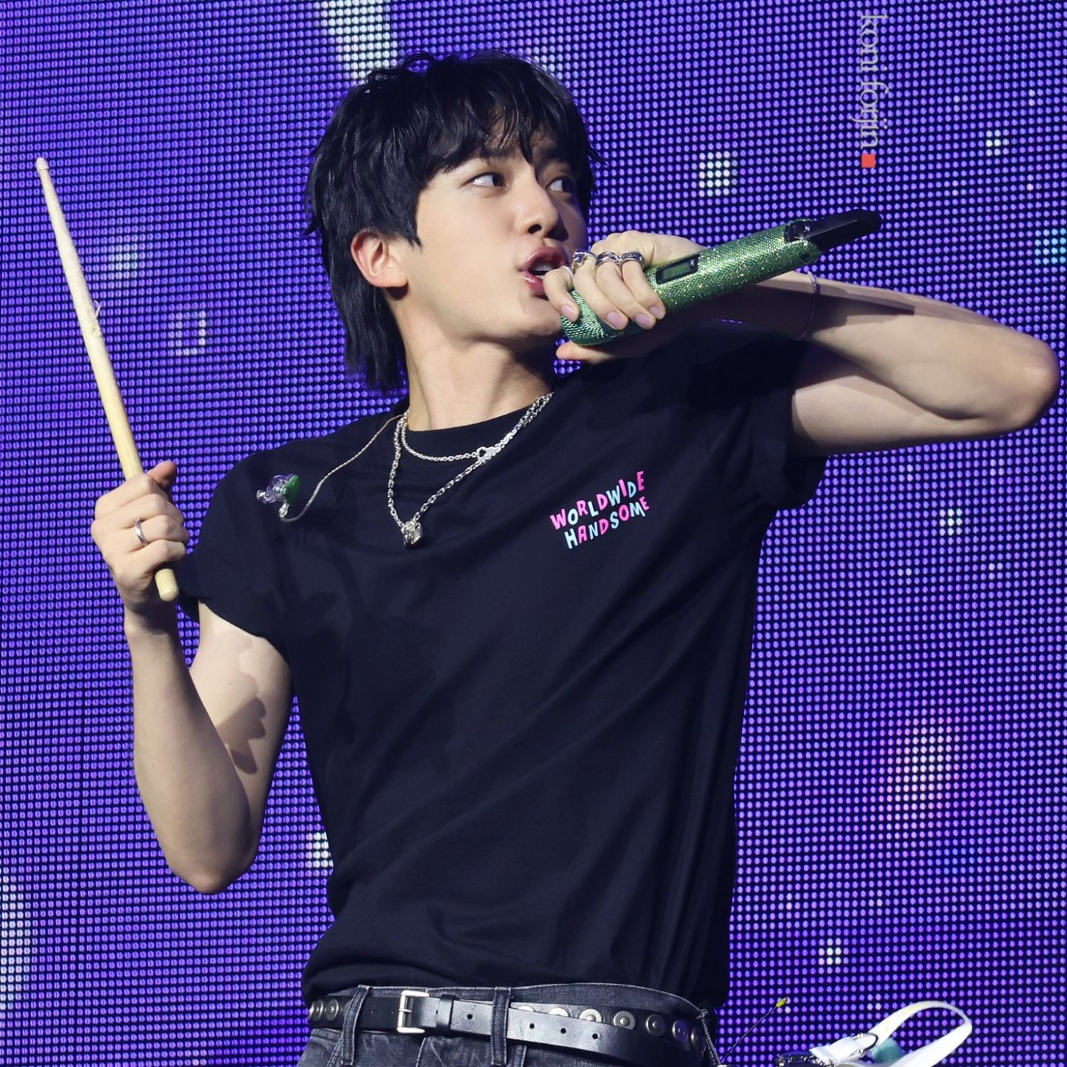 진 (방탄소년단)의 최신 사진