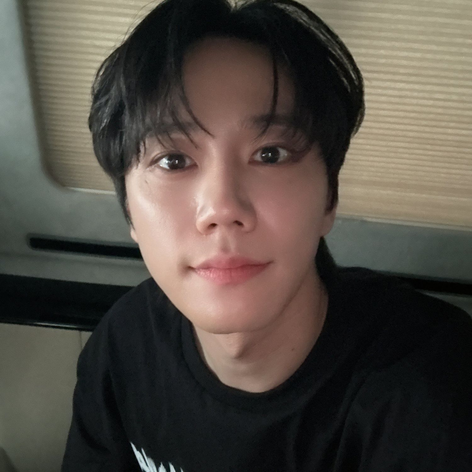 Behind-the-scenes cut of Lee Junyoung