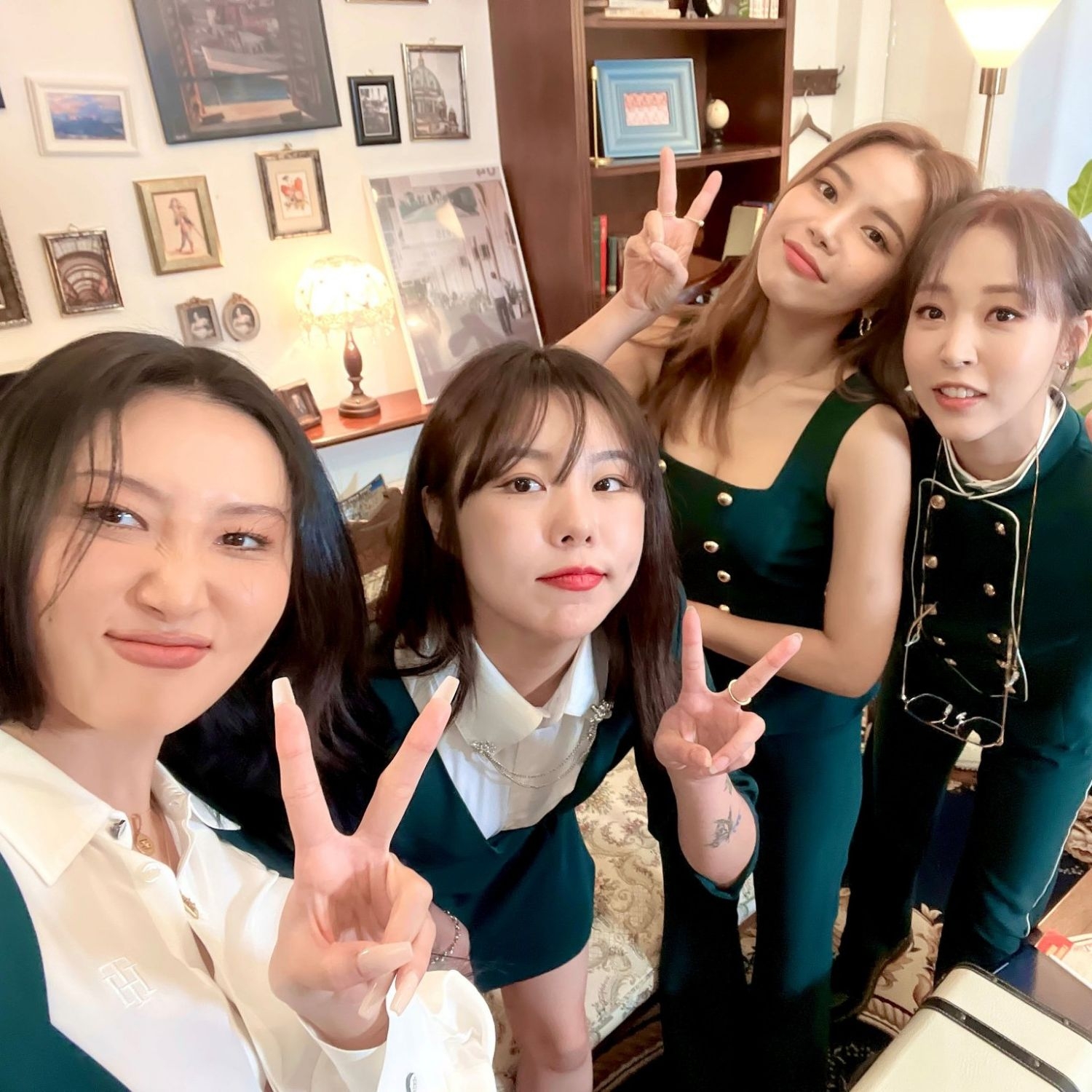 Foto aktivitas terbaru MAMAMOO