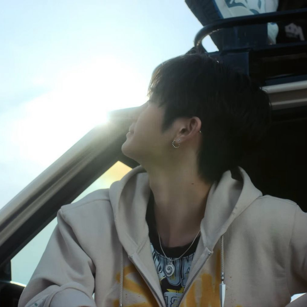 Recent activity shot of Zhou Anxin (ALPHA DRIVE ONE)