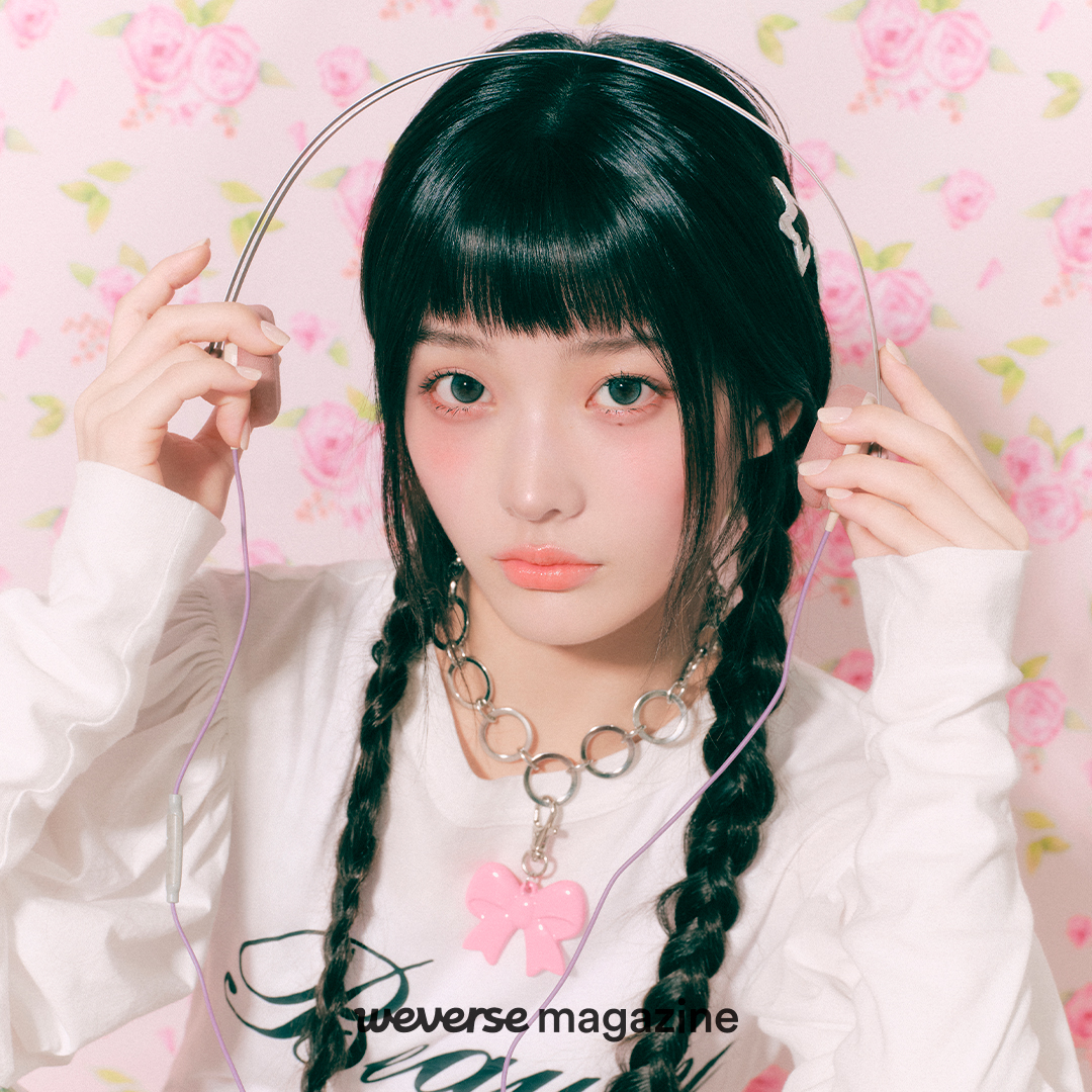 Recent activity shot of Iroha (ILLIT)