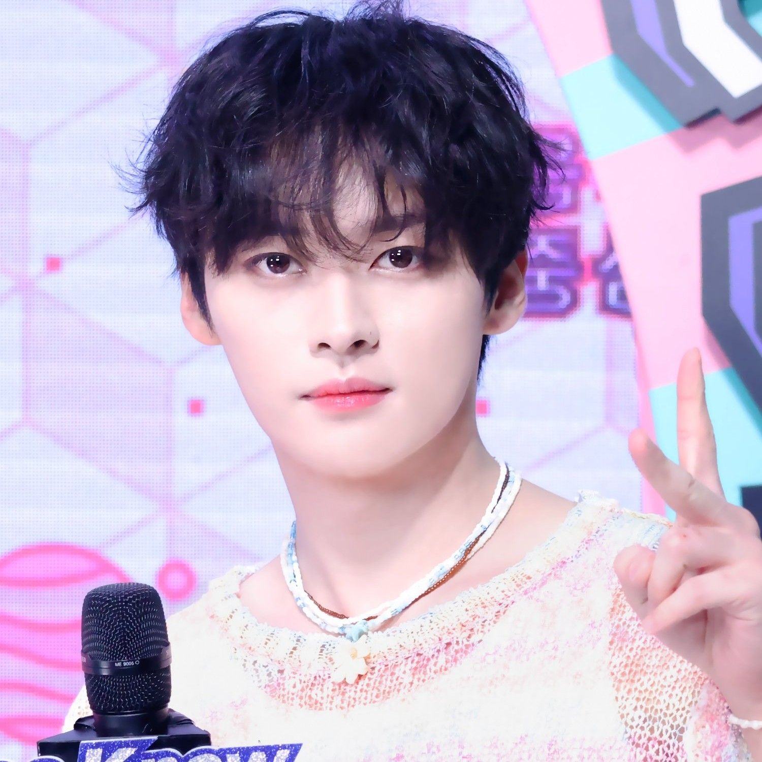 Latest photo of Lee Know (Stray Kids)