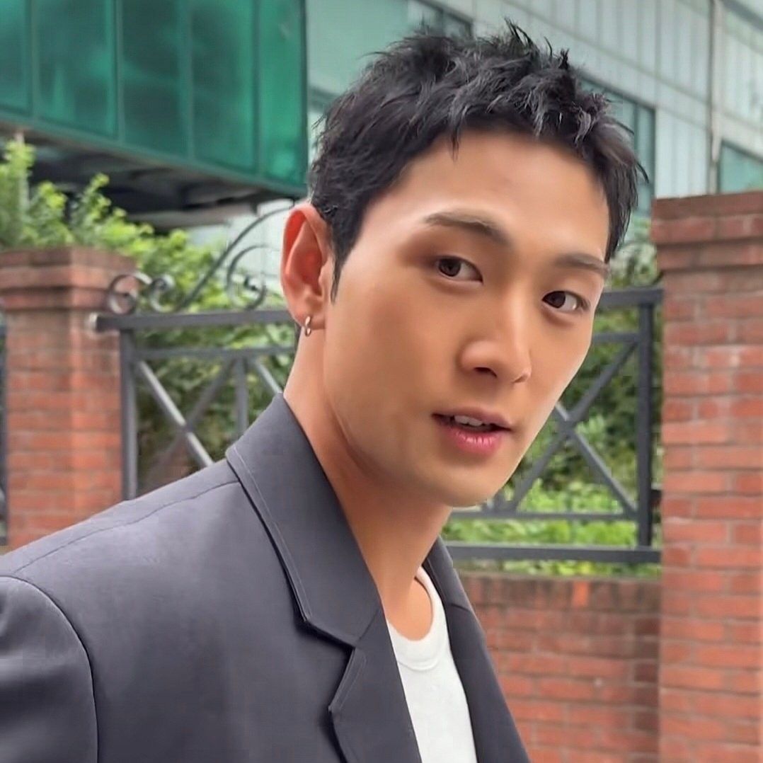 백호의 비하인드 컷