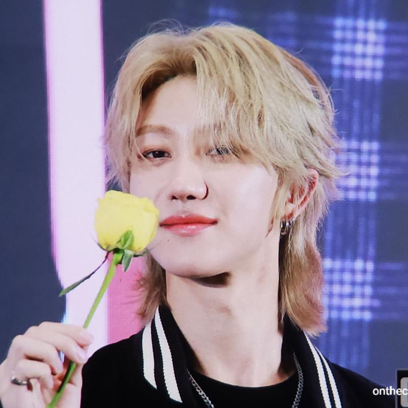 Behind-the-scenes cut of The 8 (SEVENTEEN)