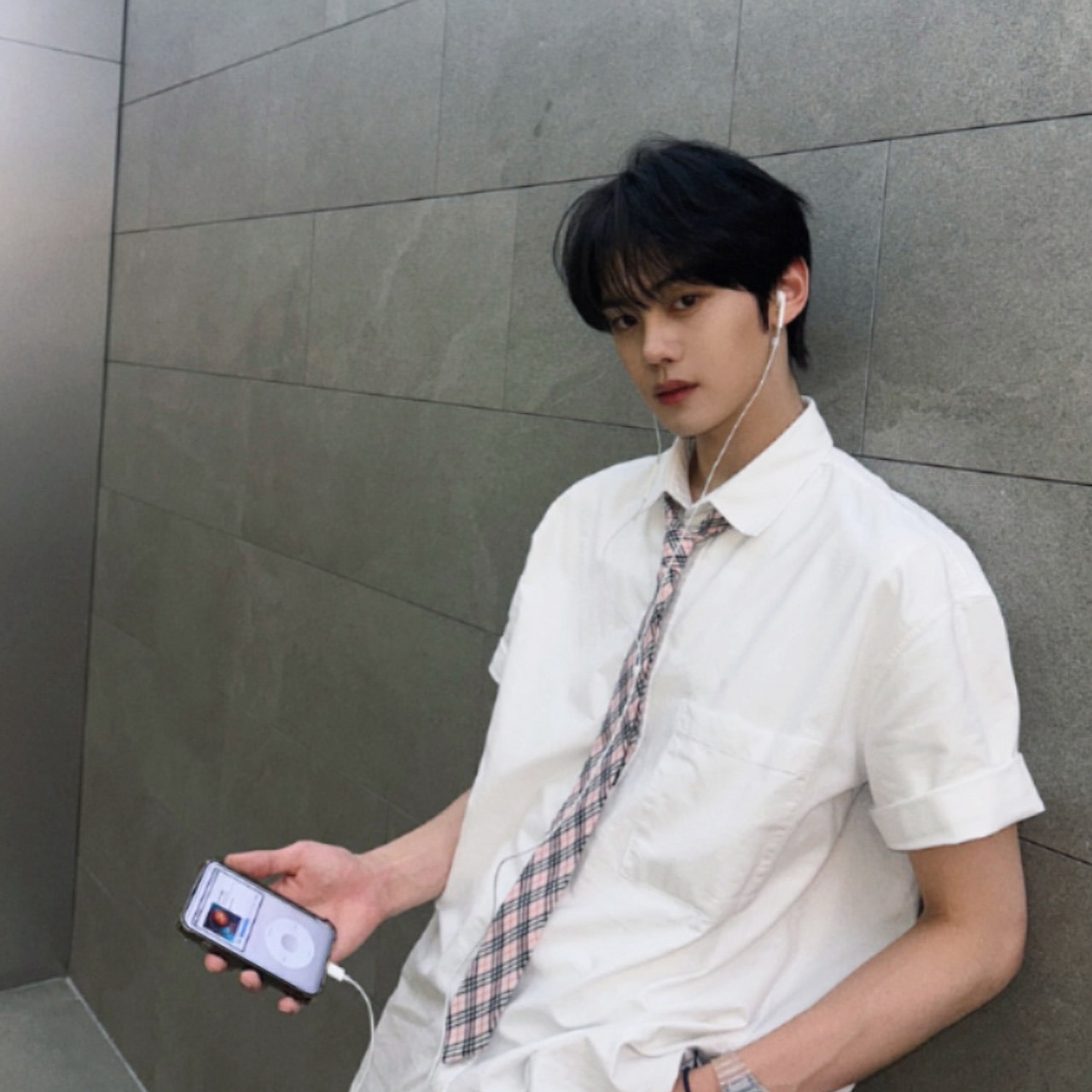 Potret di balik layar Kim Gyuvin (ZEROBASEONE)