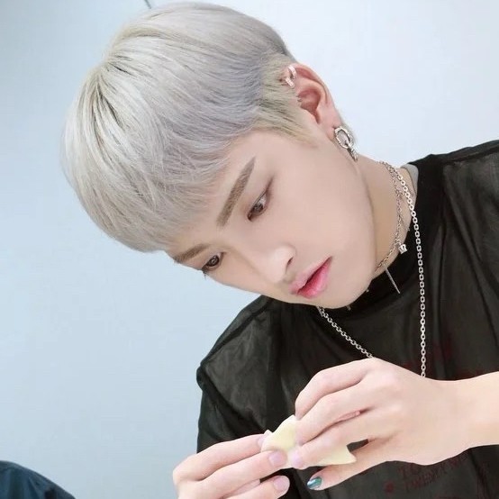 Shining profile picture of Hongjoong (ATEEZ) on today's Choeaedol