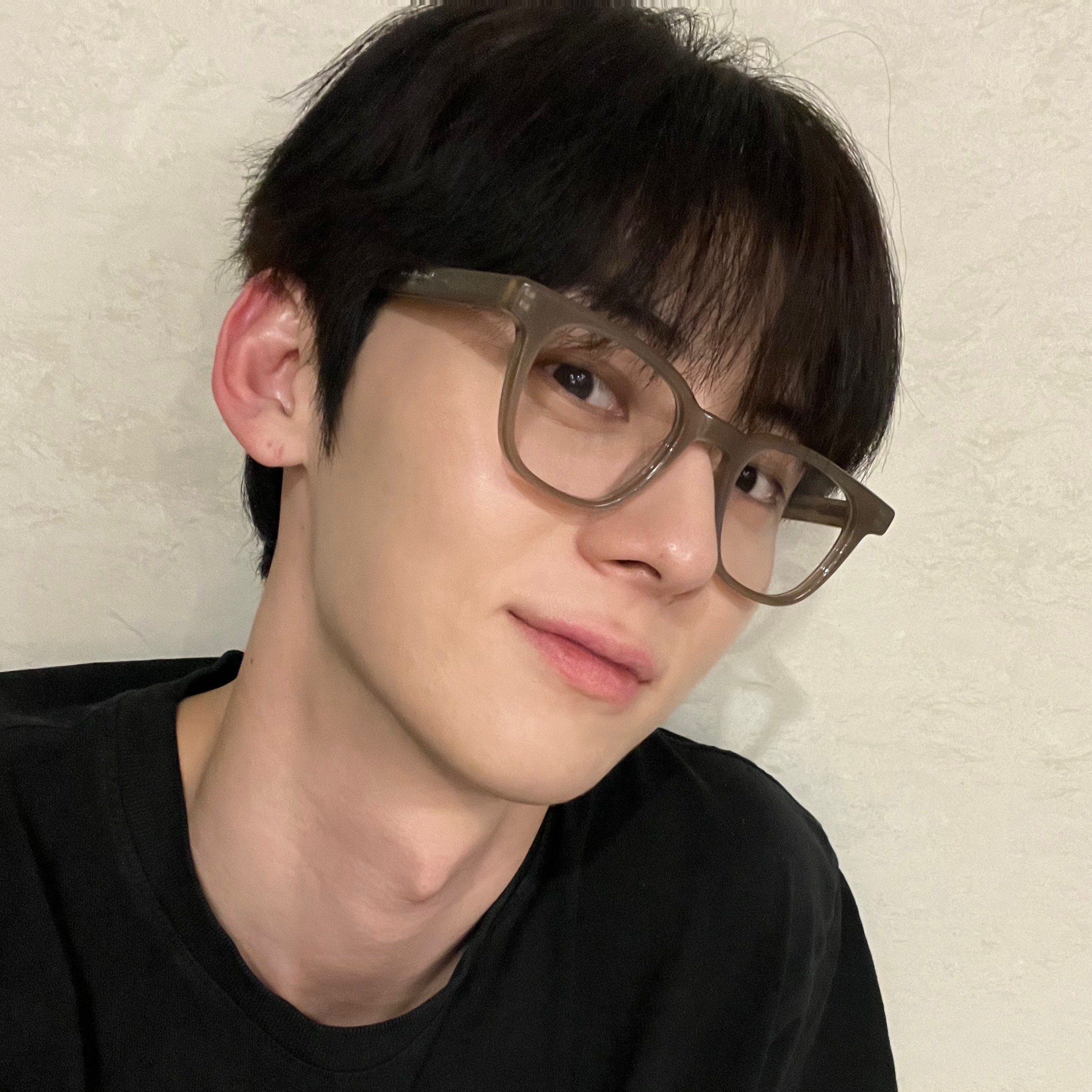 A moment captured by Hwang Minhyun's fan