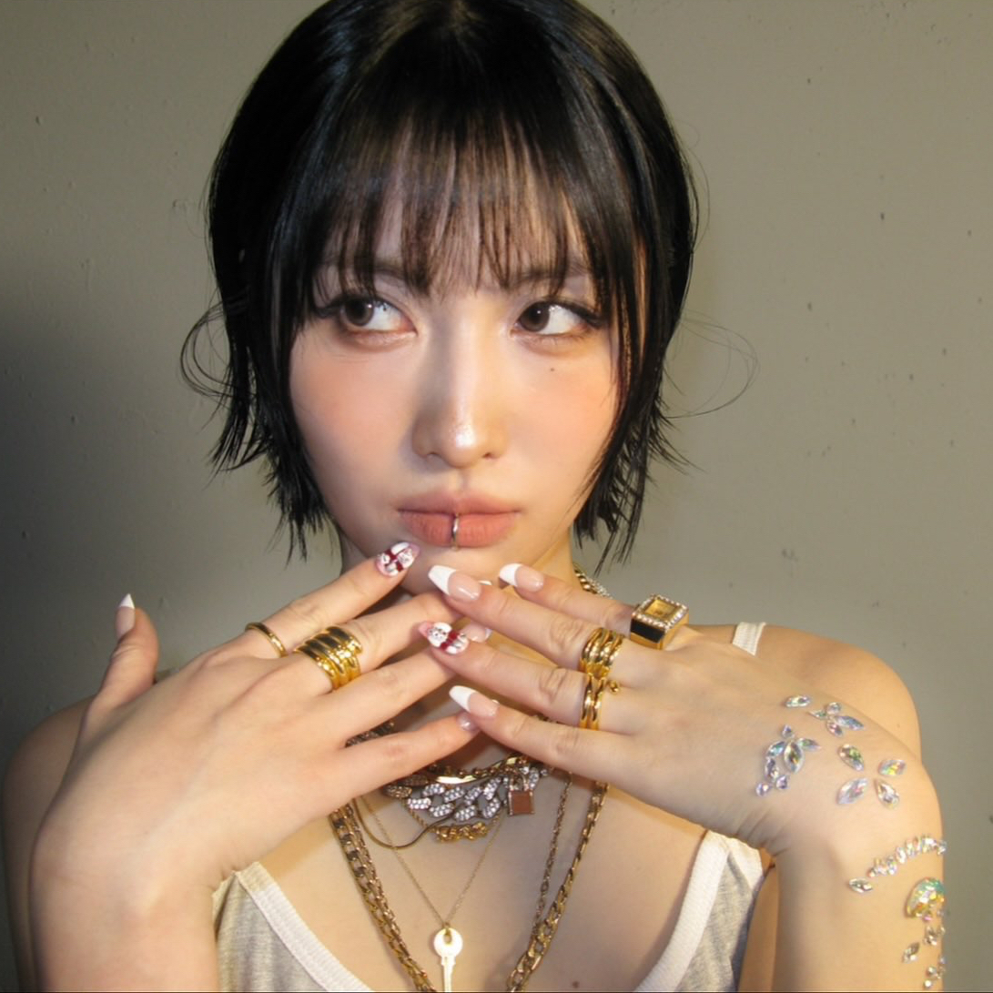 Foto terbaru Momo (TWICE)