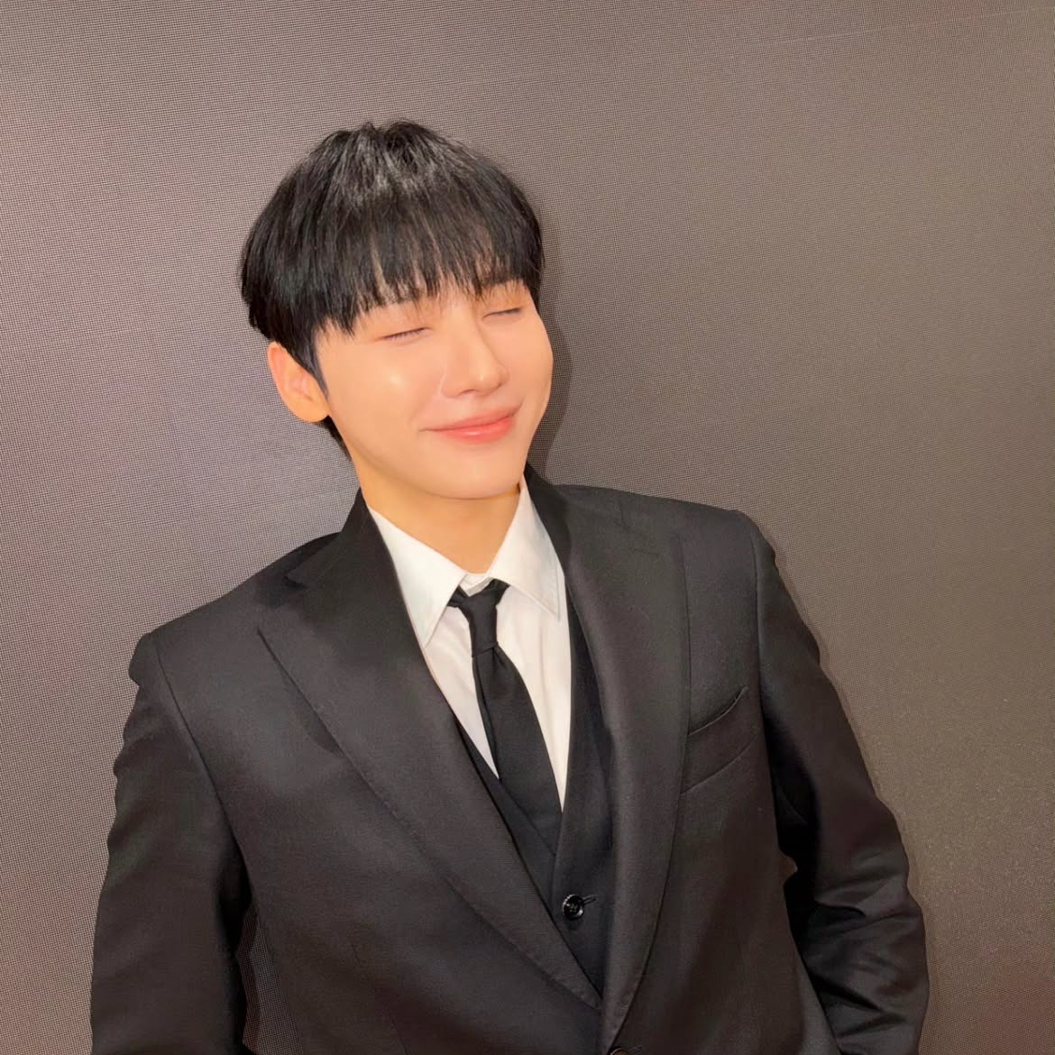 Latest photo of Jeon Woong (AB6IX)