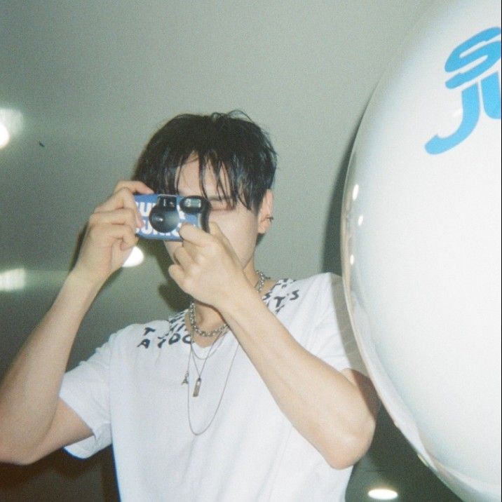 Behind-the-scenes cut of Eunhyuk (Super Junior)