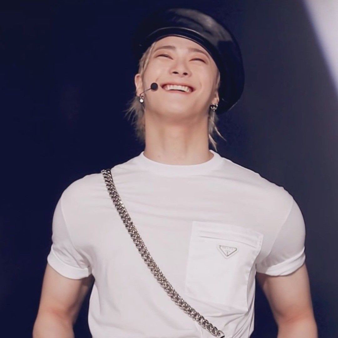 Latest photo of Moonbin (ASTRO)