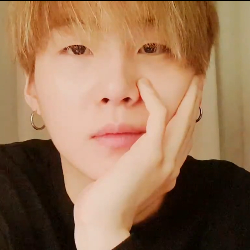 슈가 (방탄소년단) 최근 활동샷