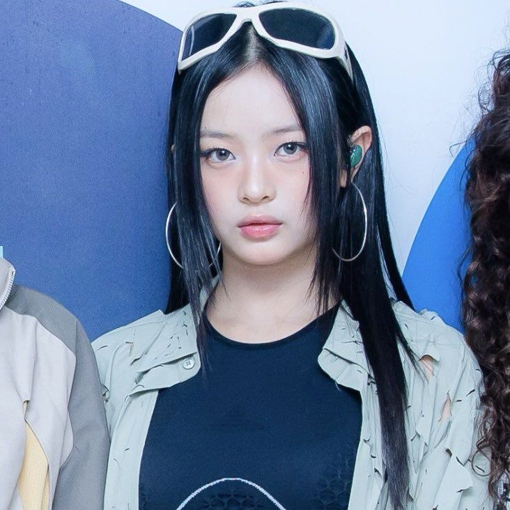 Latest photo of HANNI (NewJeans)