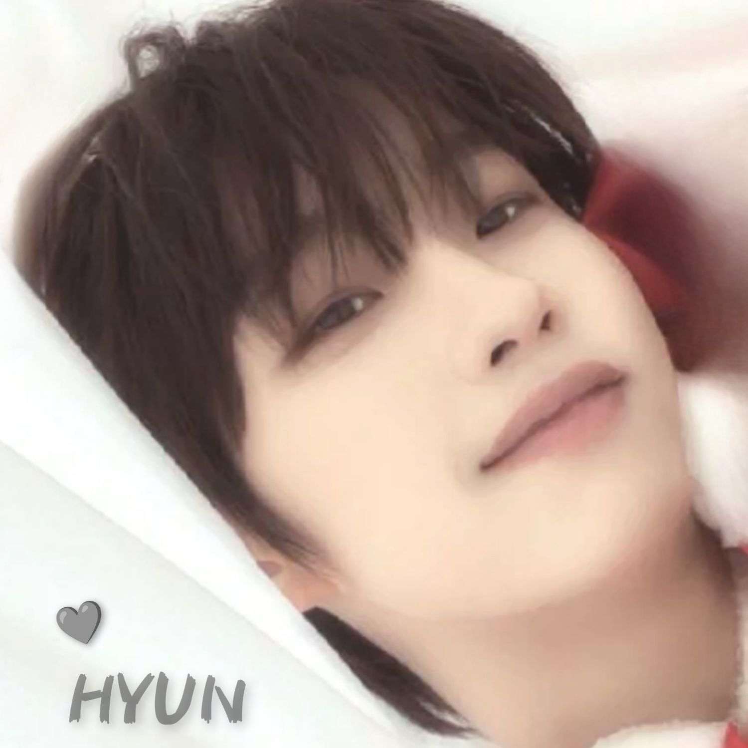 Behind-the-scenes cut of Hyun