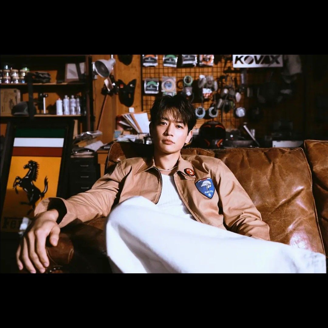 Behind-the-scenes cut of Minho (SHINee)