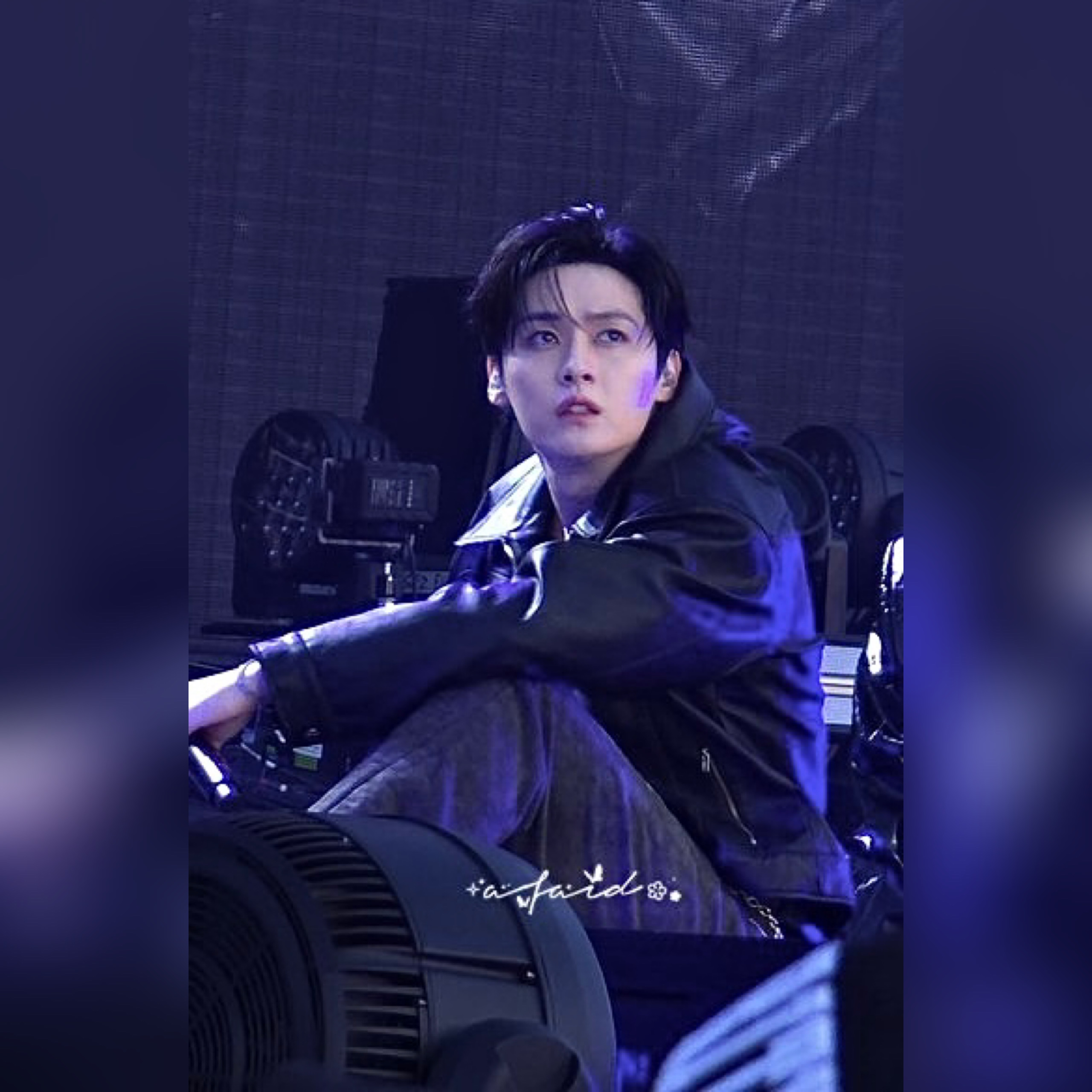 A moment captured by Lee Know (Stray Kids)'s fan