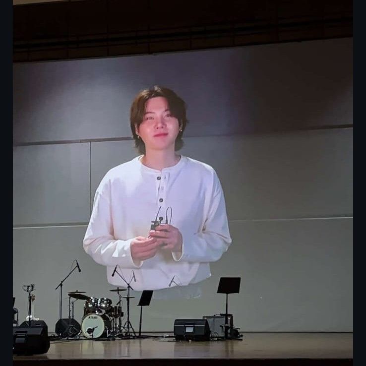 SUGA (防弹少年团)的幕后花絮