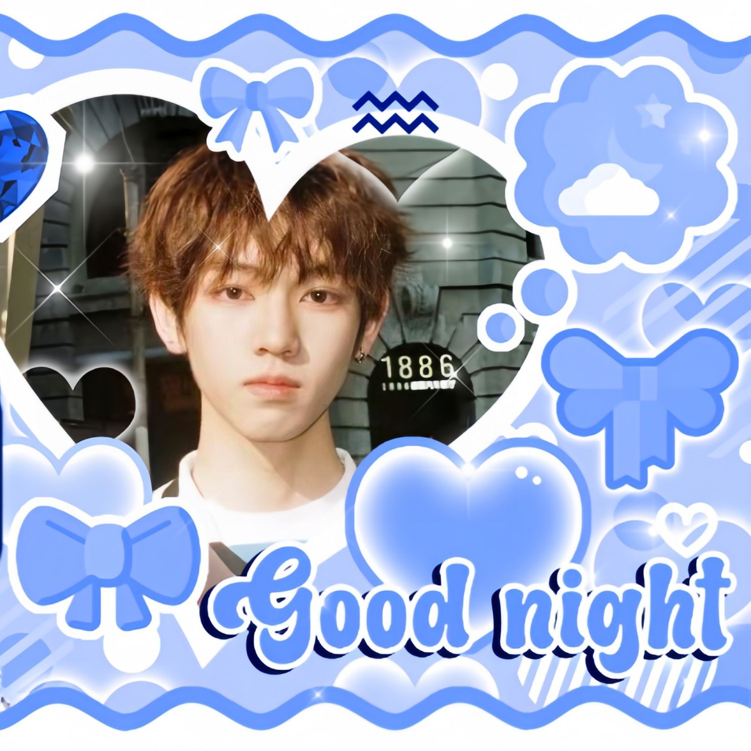 A moment captured by Fan Zheyi's fan