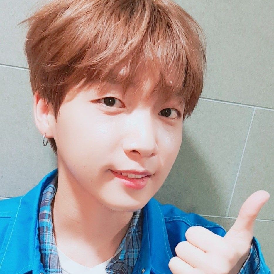 A moment captured by Jeong Sewoon's fan