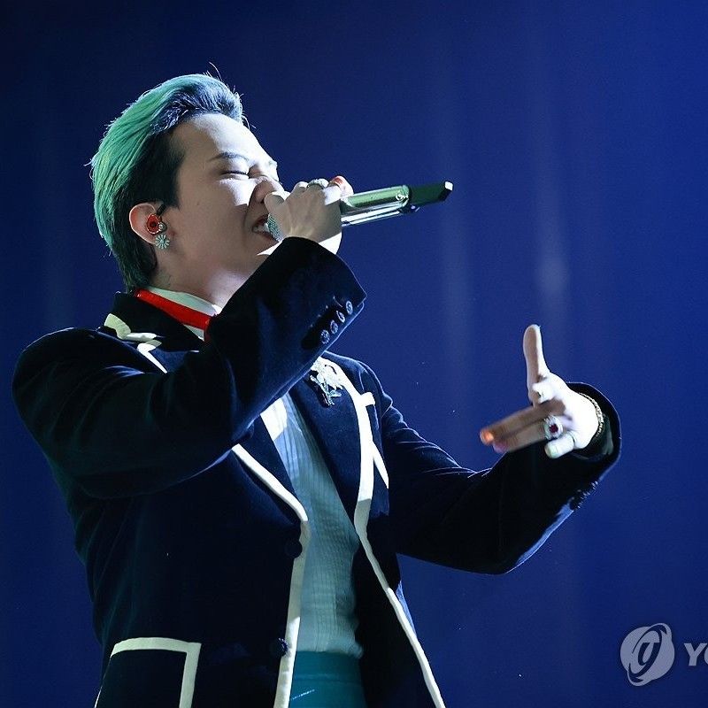 Behind-the-scenes cut of G-DRAGON (BIGBANG)