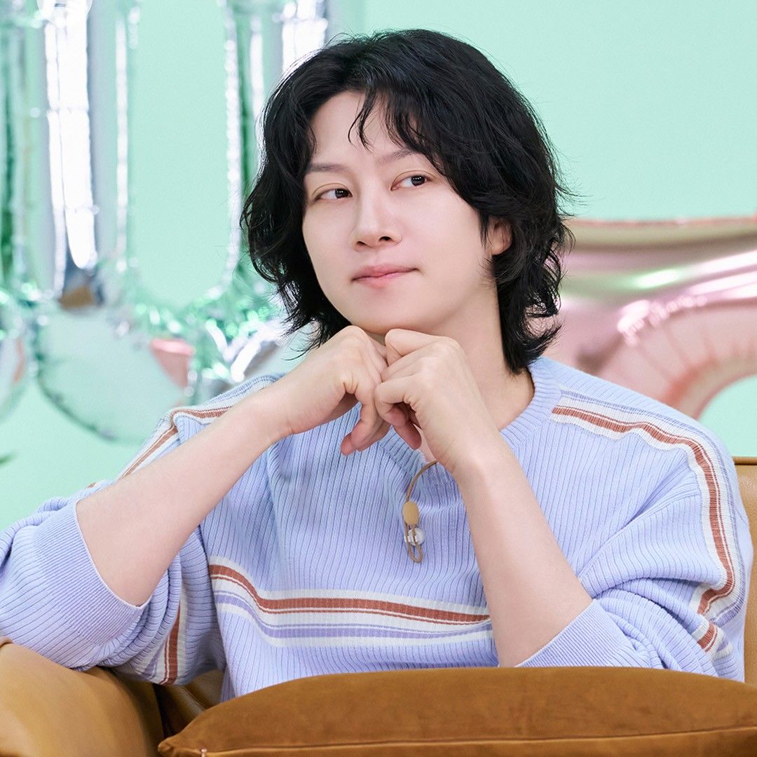 Latest photo of Heechul (Super Junior)
