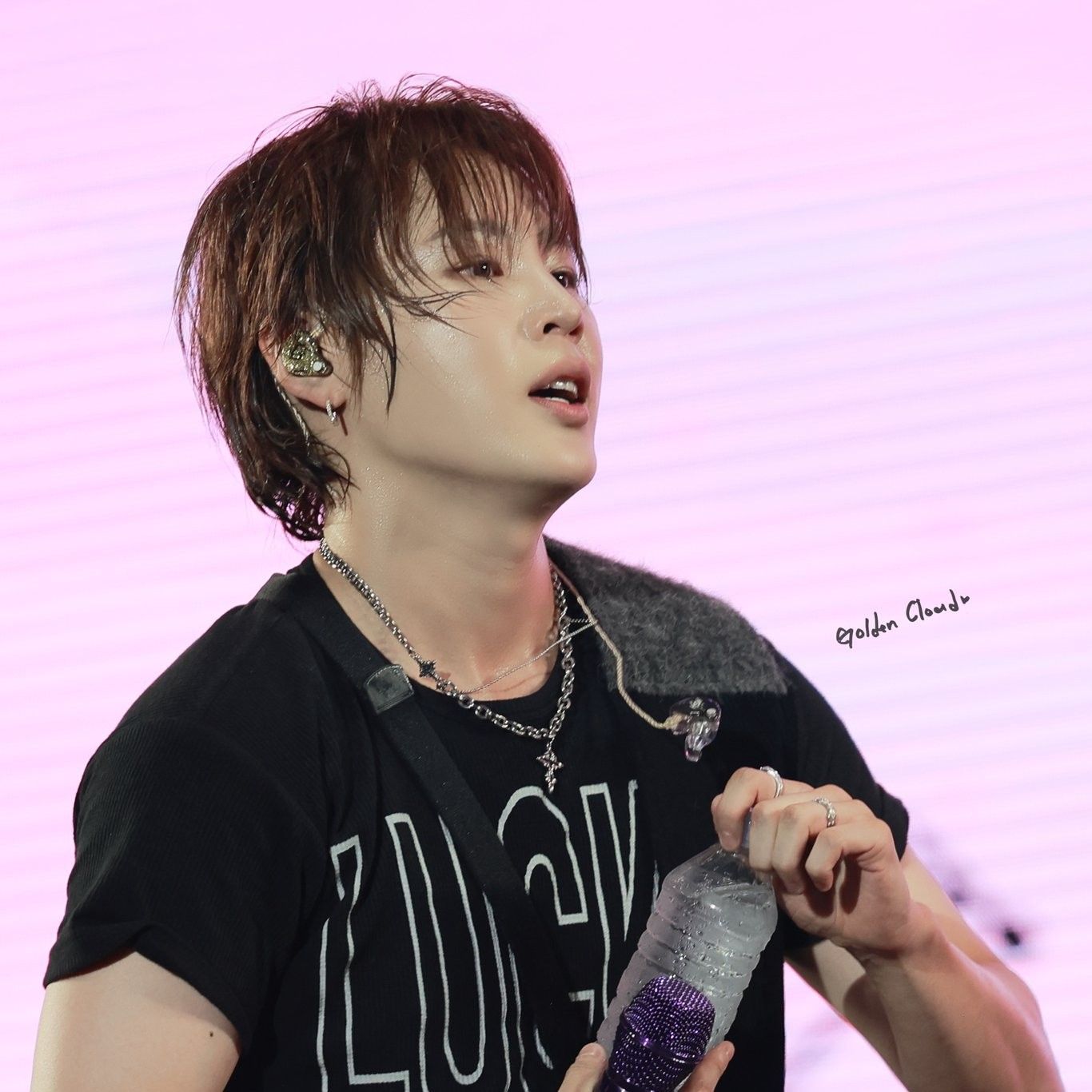 Recent activity shot of Ha Sungwoon