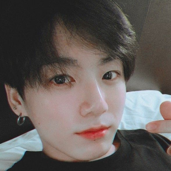 Foto aktivitas terbaru Jungkook (BTS)
