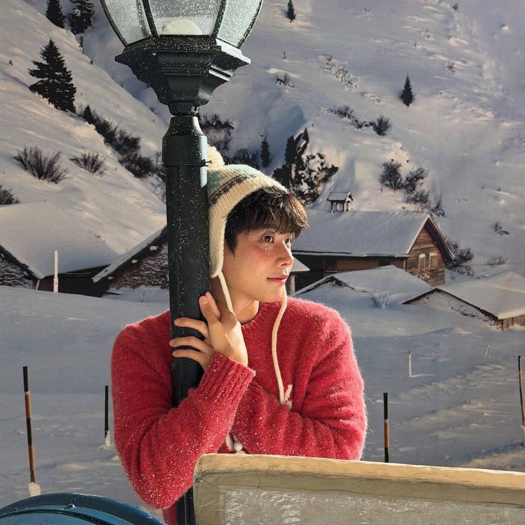 Behind-the-scenes cut of MJ (ASTRO)