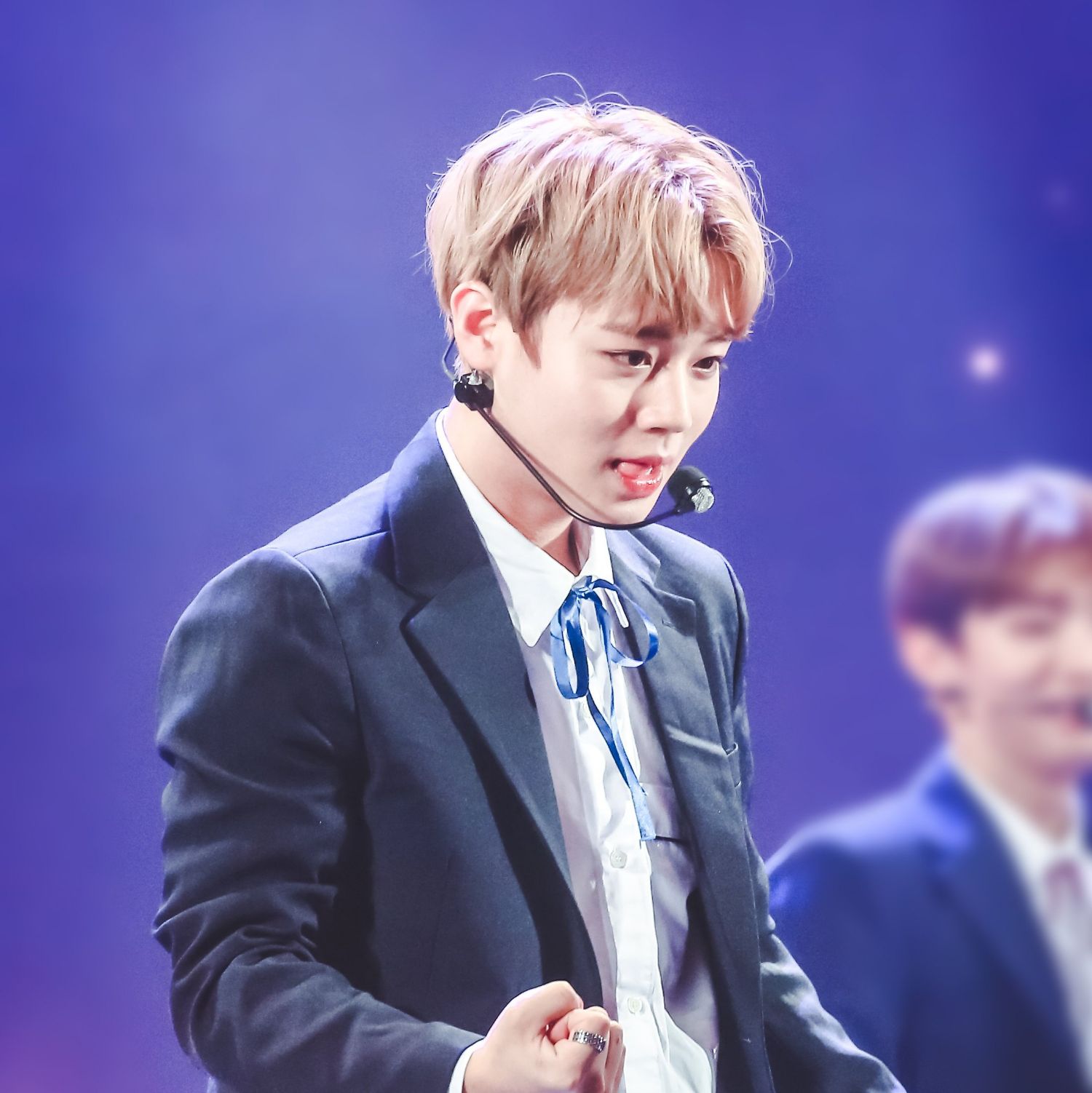 Foto aktivitas terbaru Park Jihoon