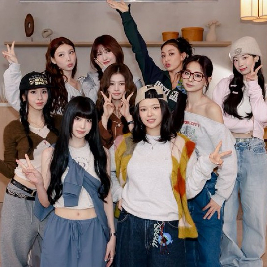 A moment captured by Jeongyeon (TWICE)'s fan