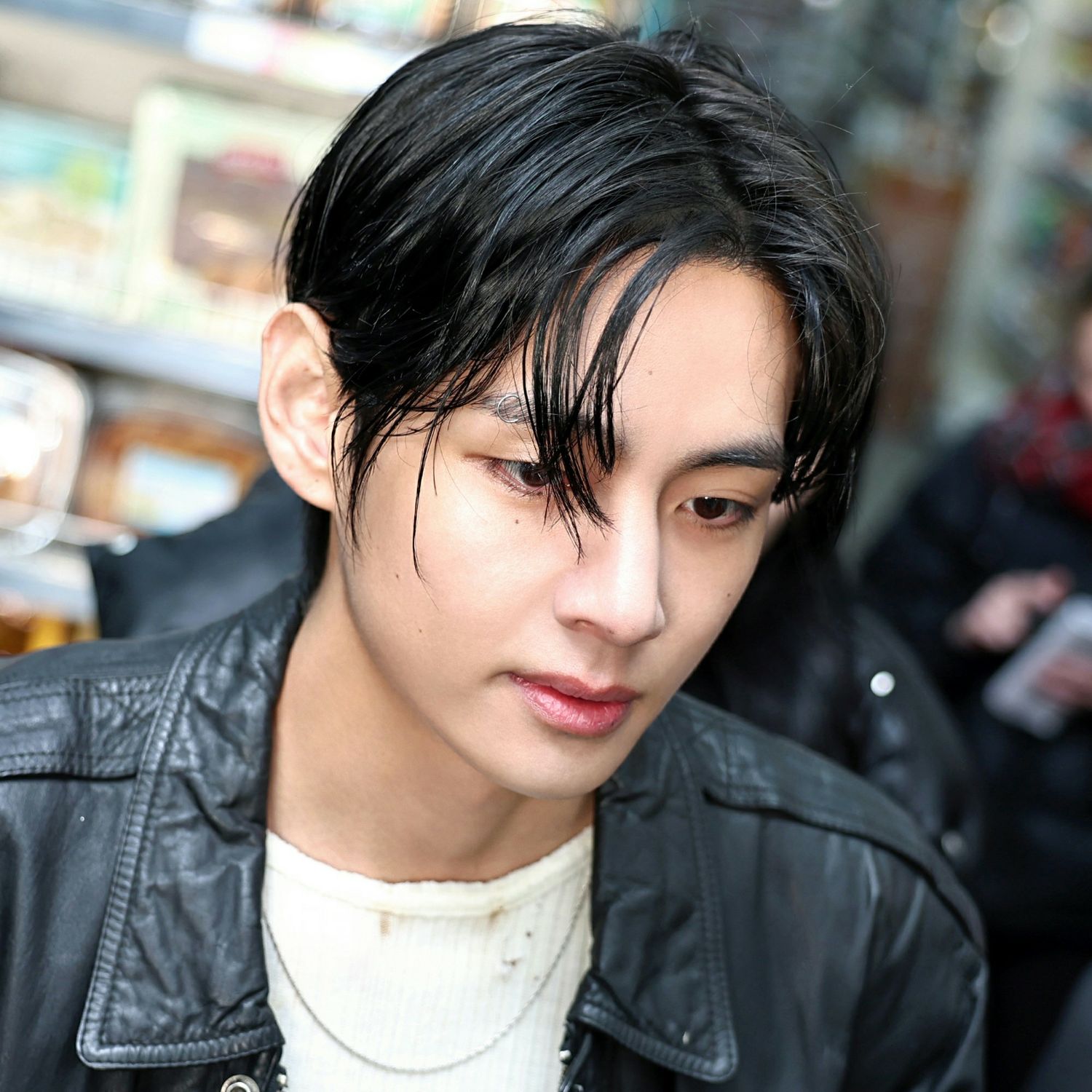 뷔 (방탄소년단) 최근 활동샷