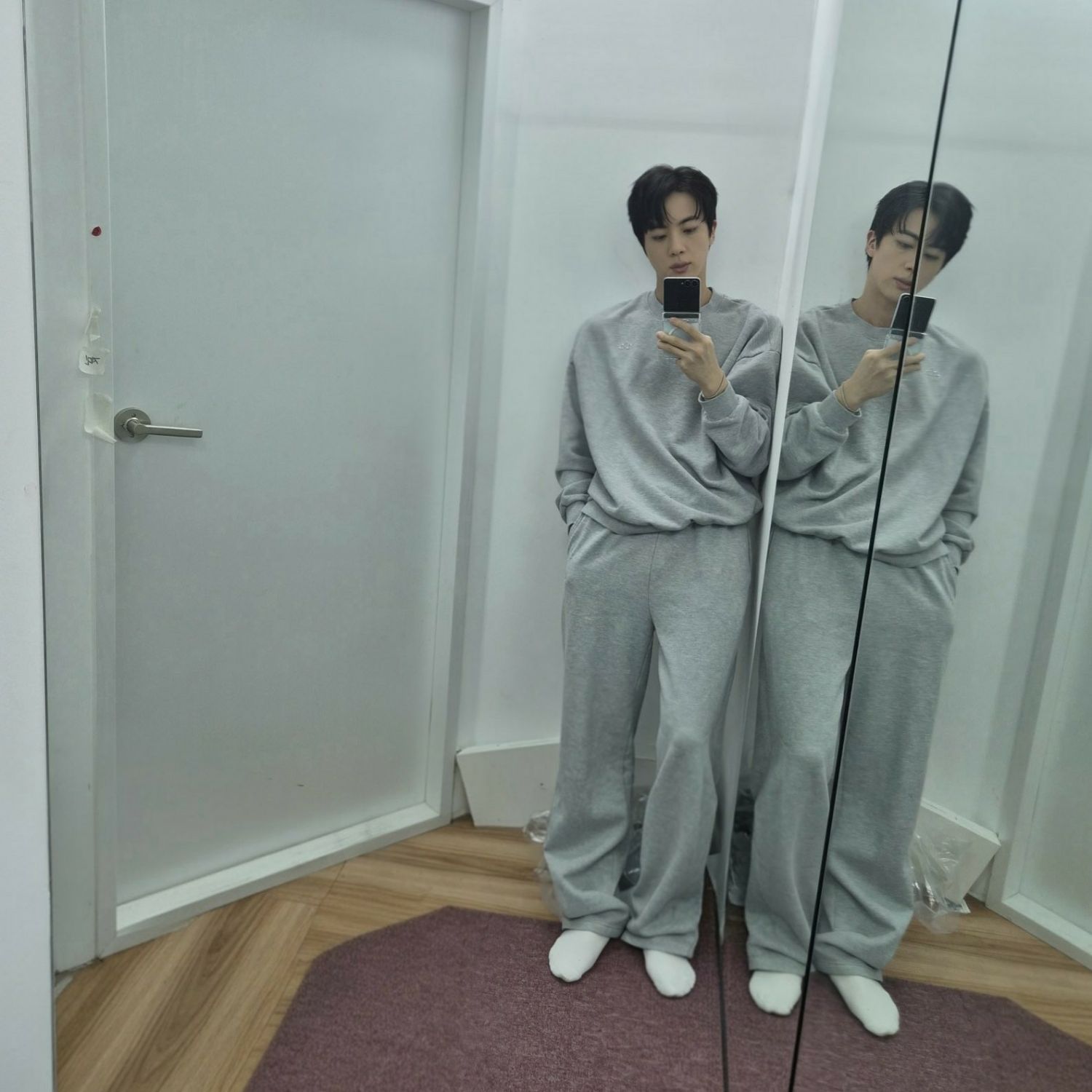 진 (방탄소년단) 최근 활동샷