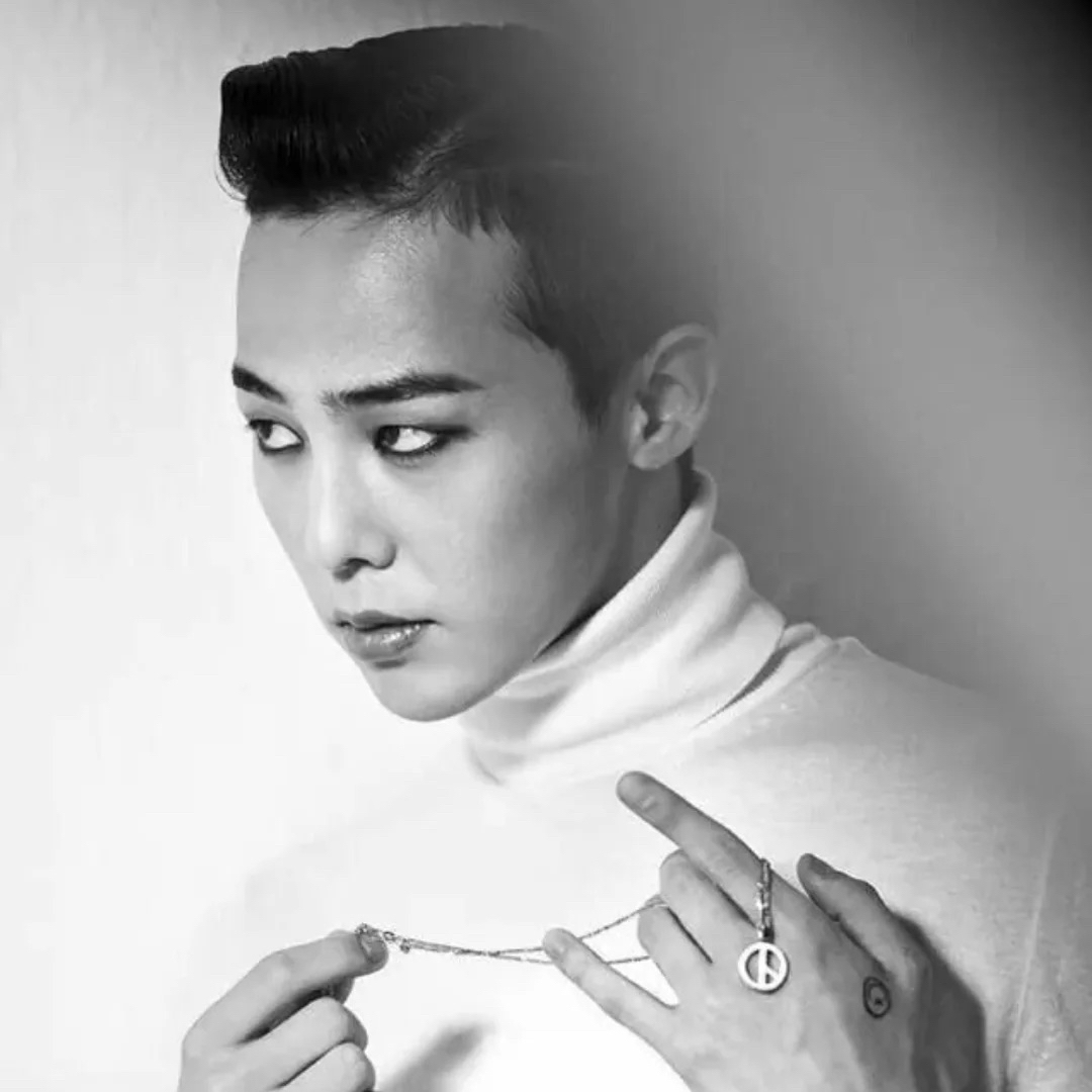 Recent activity shot of G-DRAGON (BIGBANG)