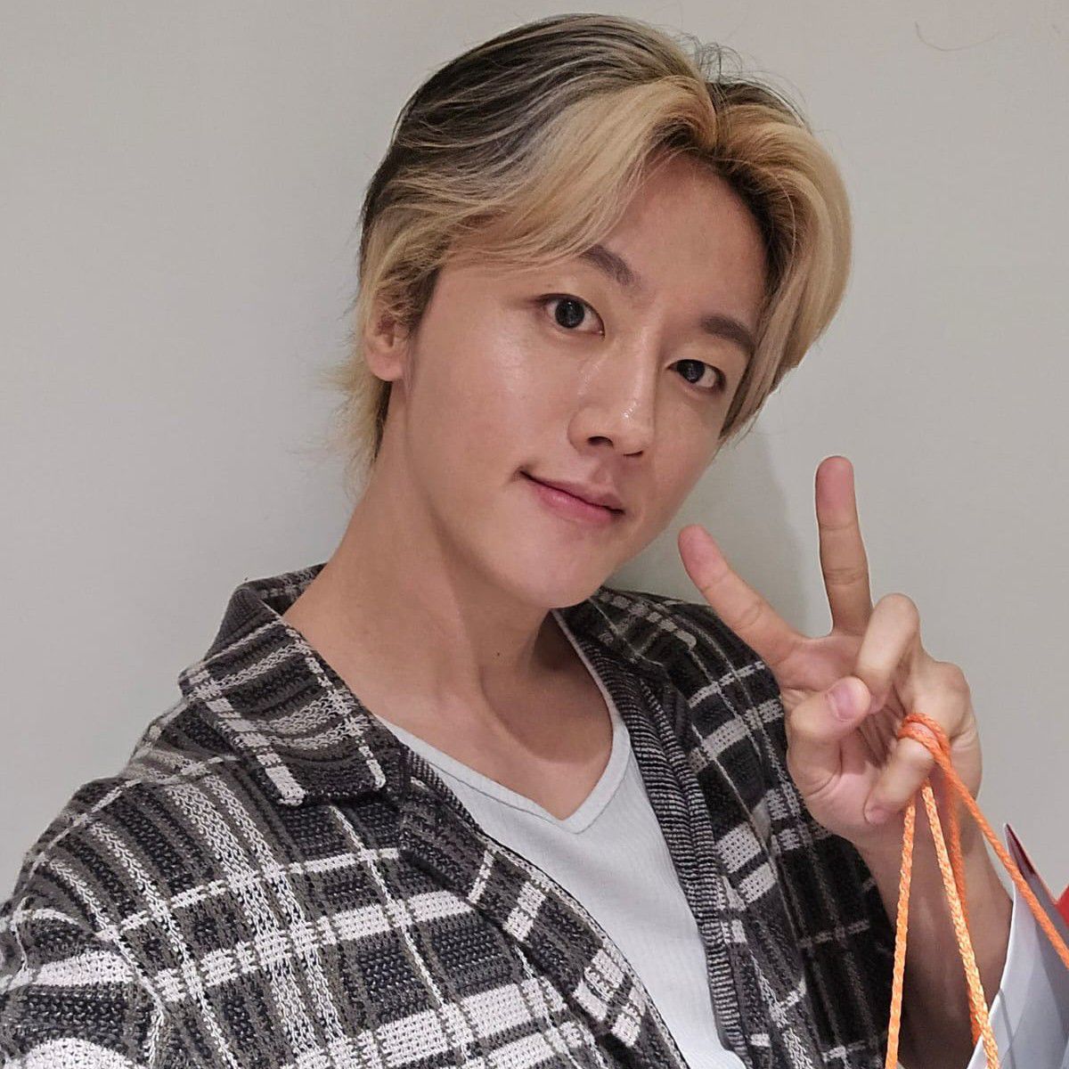 Latest photo of Youngbin (SF9)