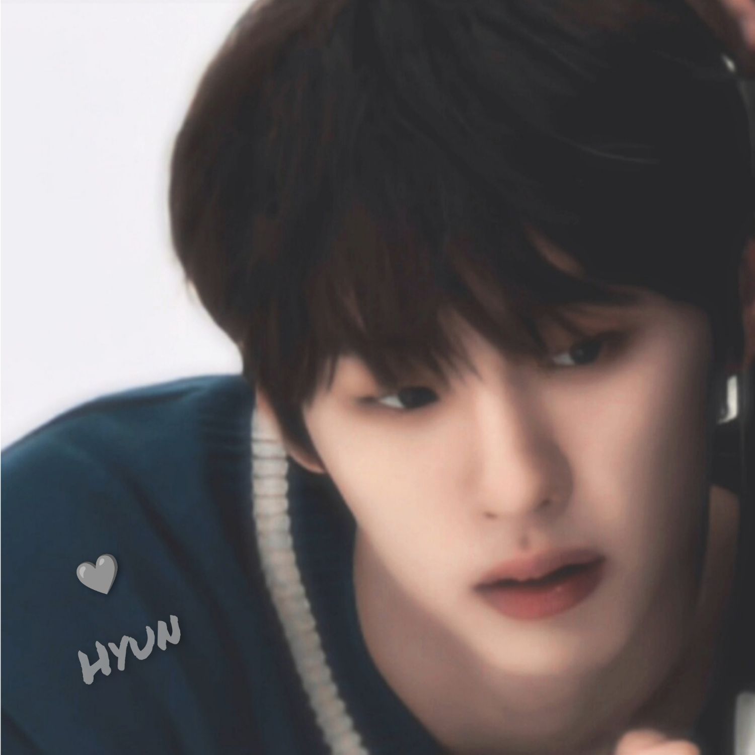 Behind-the-scenes cut of Hyun