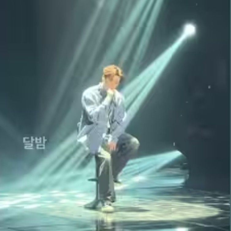 Foto aktivitas terbaru Kang Daniel