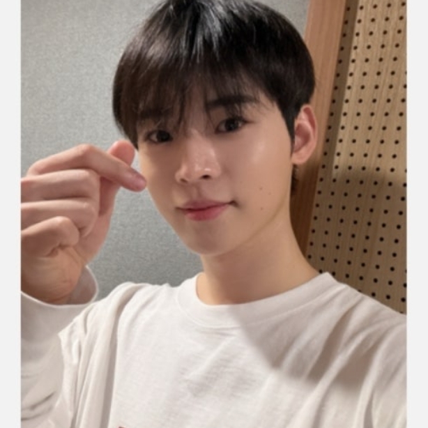 A moment captured by Hyojin (ONF)'s fan