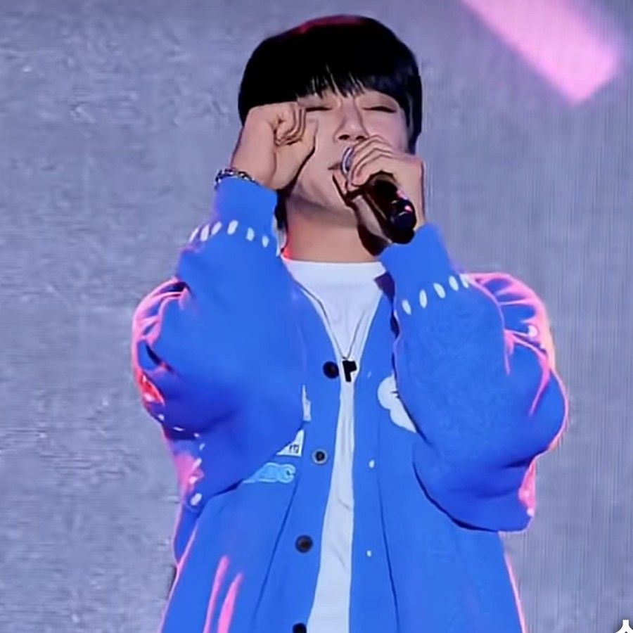 Behind-the-scenes cut of Hwang Chiyeol