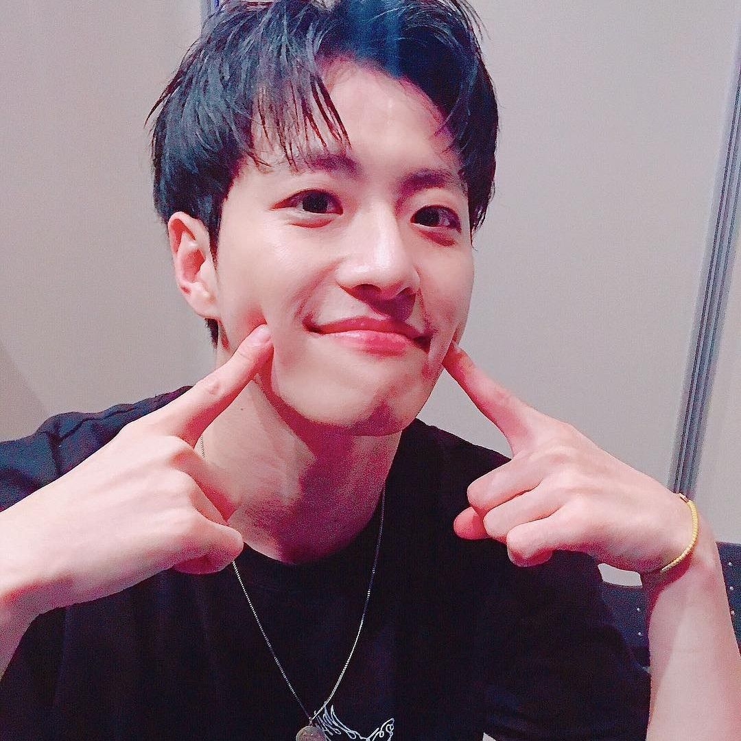 Behind-the-scenes cut of Feeldog