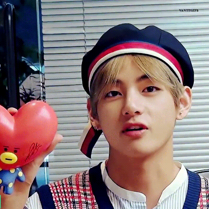 A moment captured by V (BTS)'s fan
