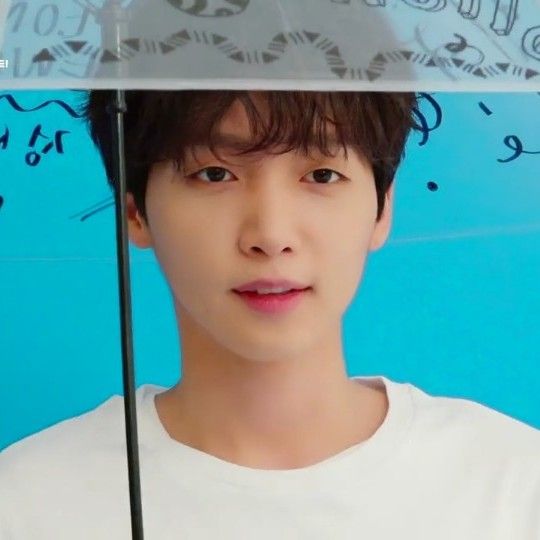 A moment captured by Jeong Sewoon's fan