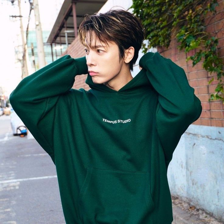 A moment captured by Donghae (Super Junior)'s fan