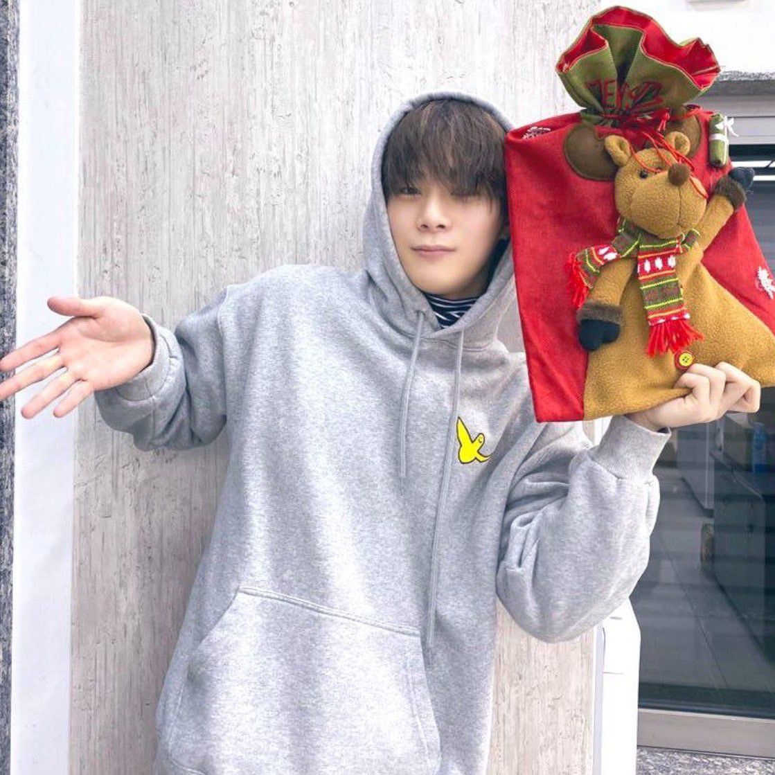 Behind-the-scenes cut of Moonbin (ASTRO)