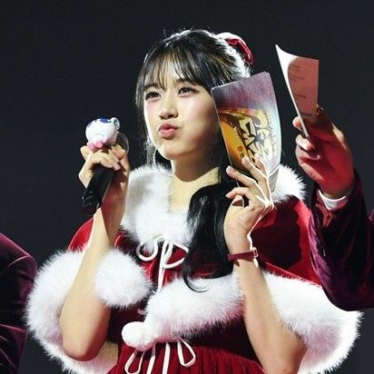 Recent activity shot of An Yujin (IVE)