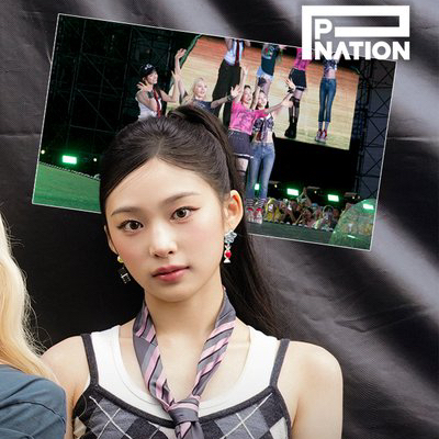 A moment captured by Baby DONT Cry's fan