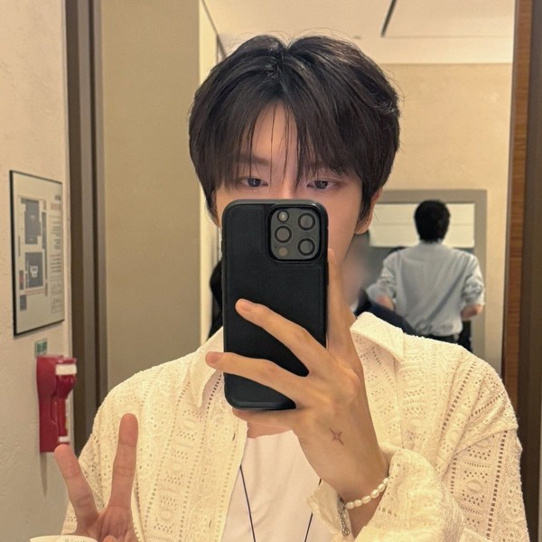 Popular profile picture of JUNG HOON (OMEGA X) loved by fans