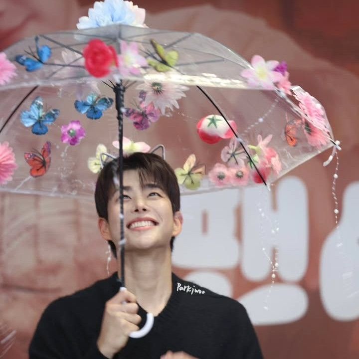 Latest photo of MJ (ASTRO)