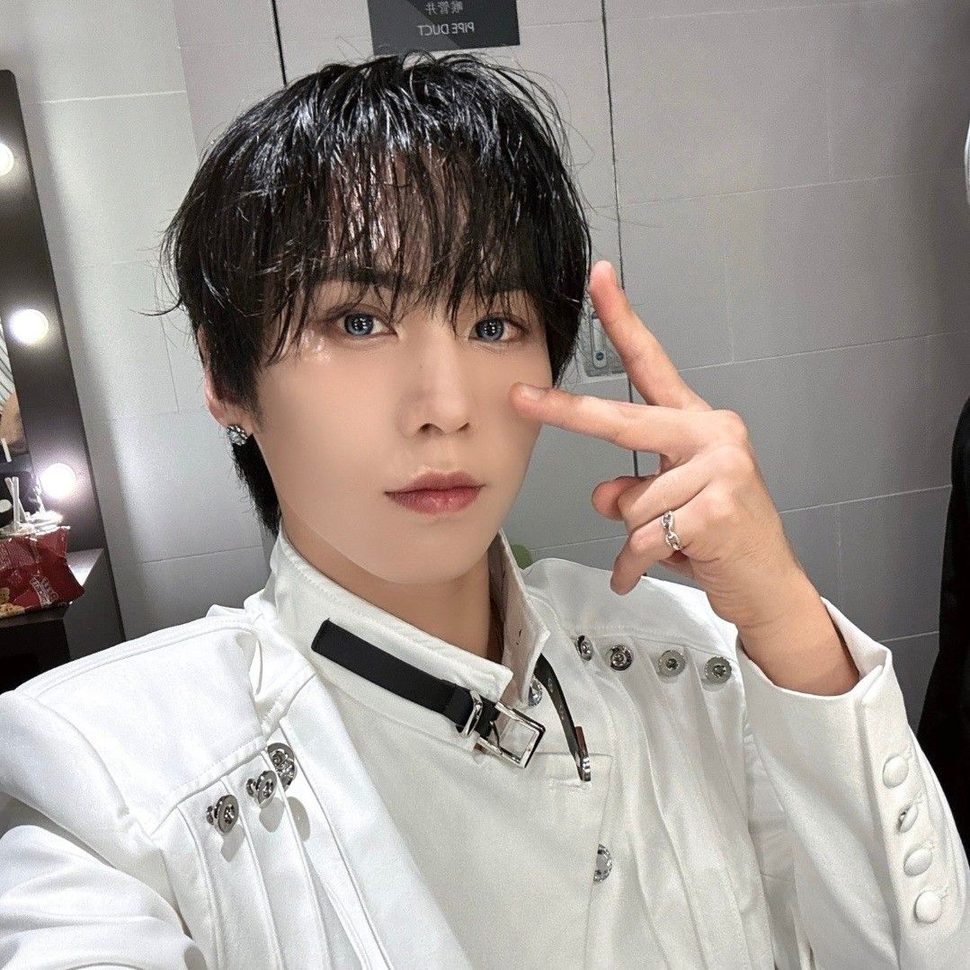 A moment captured by Rocky's fan