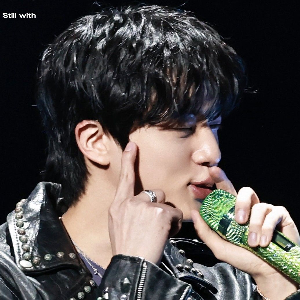 진 (방탄소년단)의 최신 사진