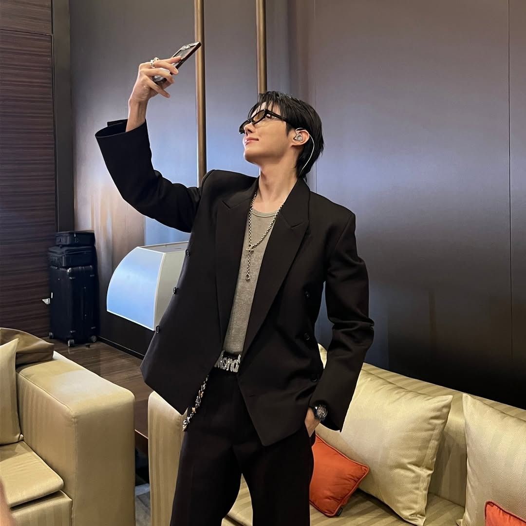 제이홉 (방탄소년단) 최근 활동샷